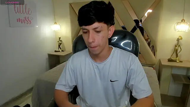 AdrianFranko Webcam Show