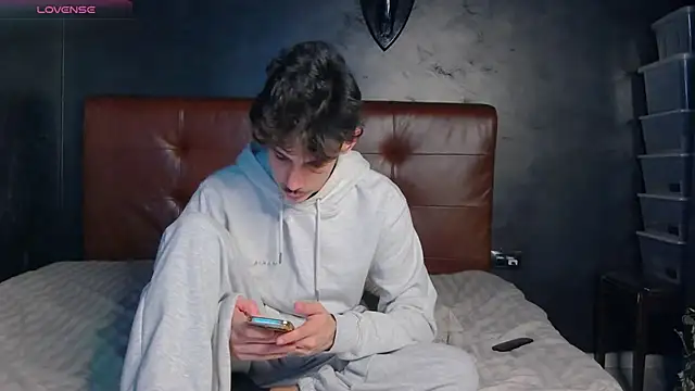 DanielCrush1 Show Webcam