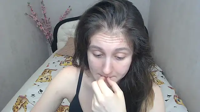 Holliy_Cooper Adlı Modelin Canlı XXX Sohbeti