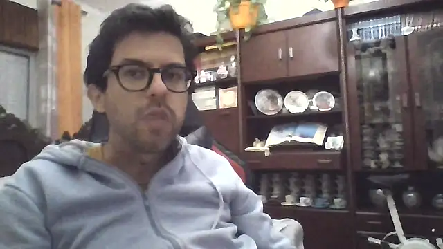 Chat +18 de RikCum4u ao vivo