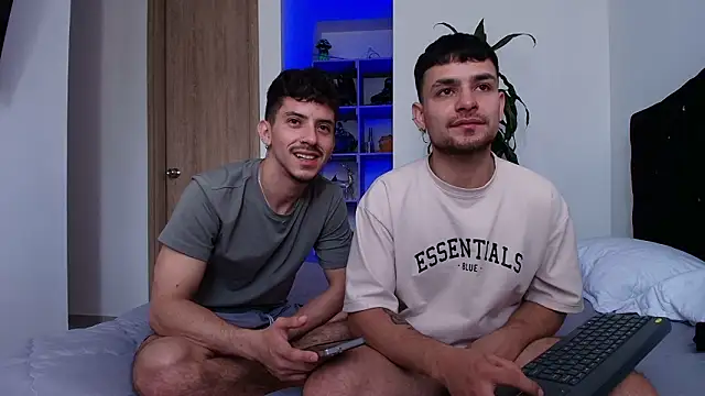 Chat +18 de Two_sinzXX ao vivo