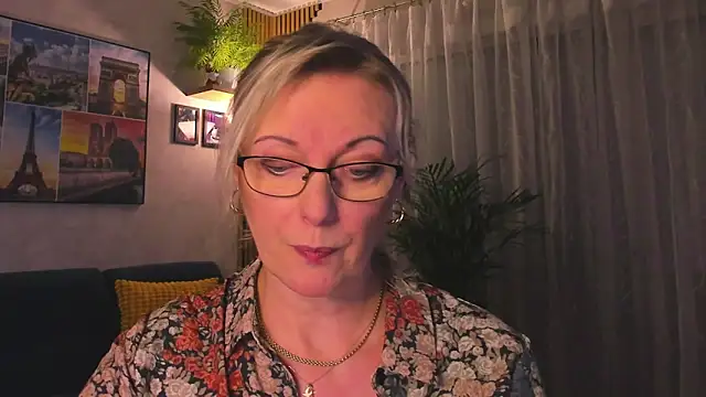 vanessa_chat's Webcam Show