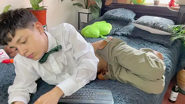 Andy_Belier23: онлайн-секс-чат