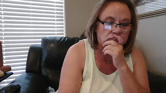 BustyAnnie Adlı Modelin Canlı XXX Sohbeti