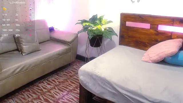 Yeseniaa25_'s Live XXX Chat