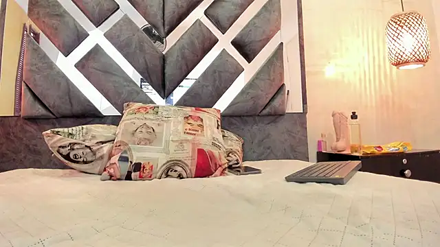 Chat +18 de annie_vega17_ ao vivo