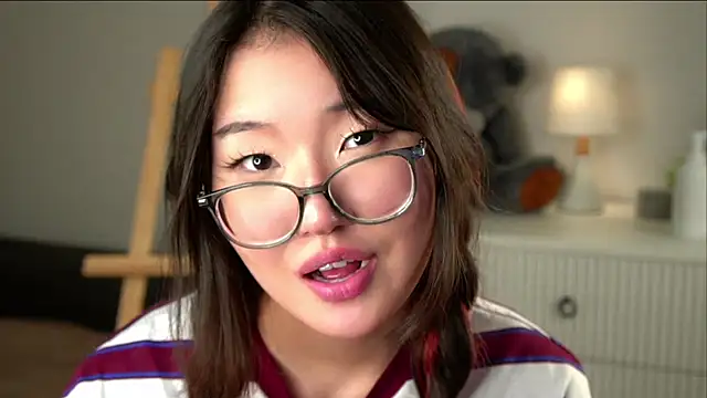 NelleMihalko Adlı Modelin Canlı XXX Sohbeti