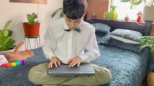 دردشة Andy_Belier23 الجنسية المباشرة