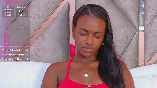 Sally-Noa Chat XXX in diretta