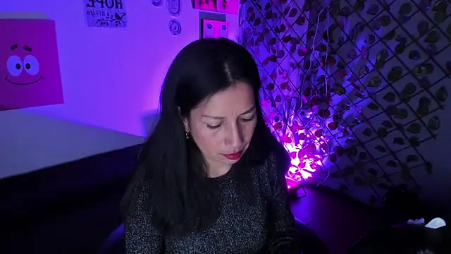 Megan_Collinss1 Show Webcam