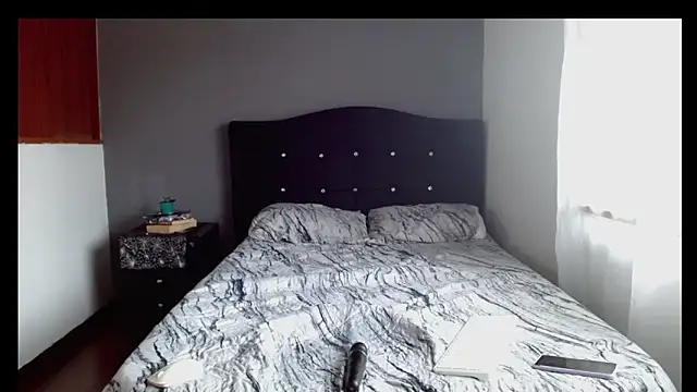 Emilia_1995n Live XXX chat