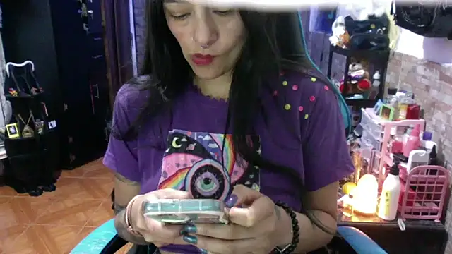 AngelaQueen_ Chat XXX in diretta