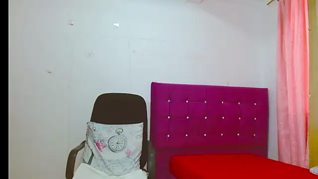 chantalsemenova1のライブXXXチャット