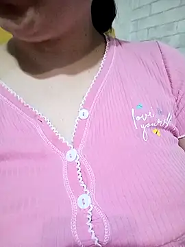 Chatroom XXX en direct de Emi_hot1