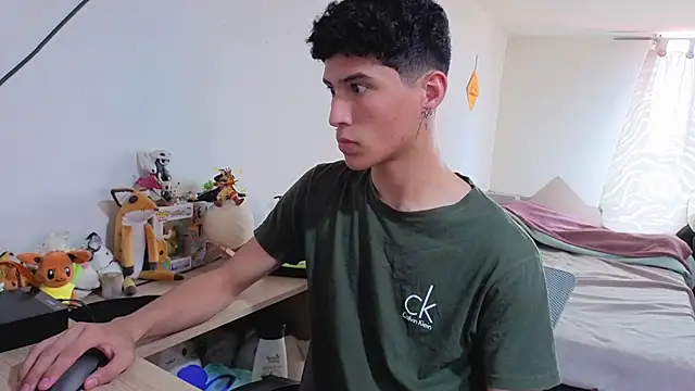 Chat XXX en directo de LuClawthorne_