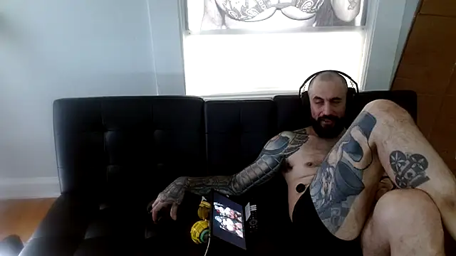 AceSpinning_DJ: онлайн-секс-чат