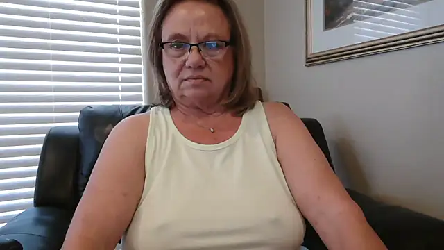 BustyAnnie's Live XXX Chat