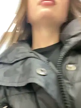 KrisMagnoly Adlı Modelin Canlı XXX Sohbeti