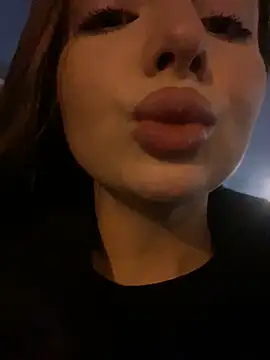 KrisMagnoly's Live XXX Chat