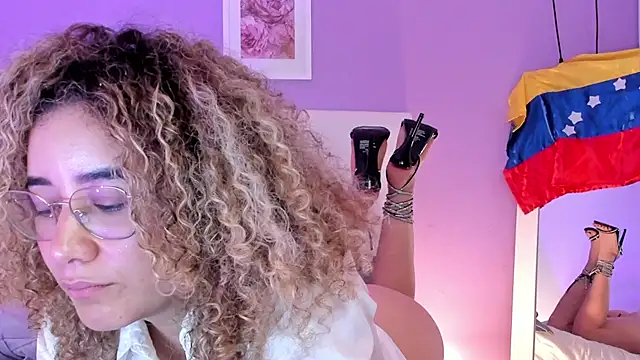 Charlotte11-11 – Live XXX-chat