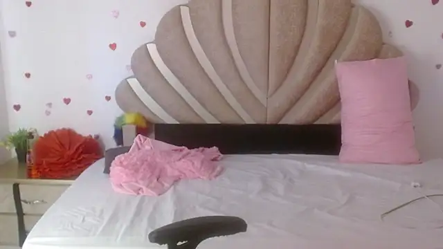 sven_fox723 Show in webcam