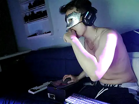 boyhigh1997 Show Webcam