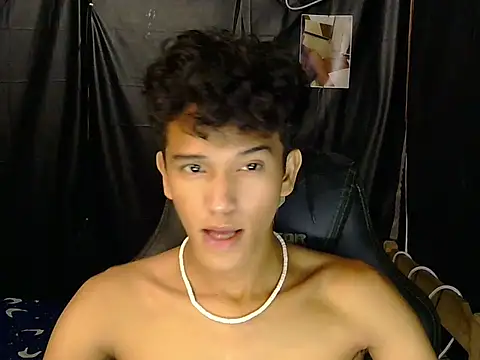 hugekenbigcock Pertunjukan Webcam