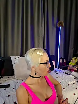 Milforja Live XXX-chat