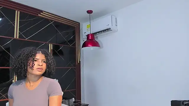 HannyThompson's Live XXX Chat