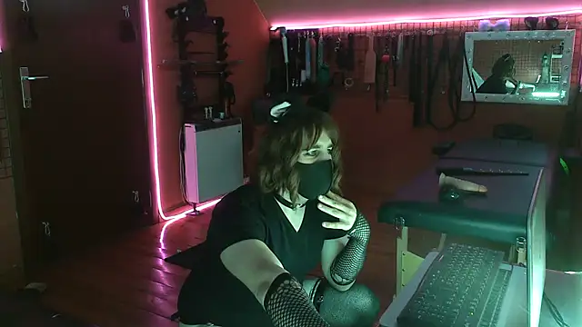 Ginny-the-bdsm-nympho Adlı Modelin Canlı XXX Sohbeti