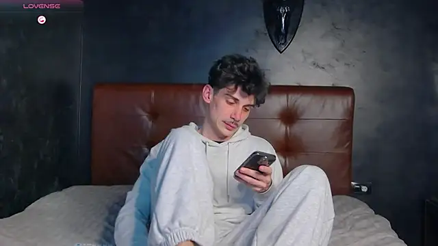 DanielCrush1 Chat XXX live