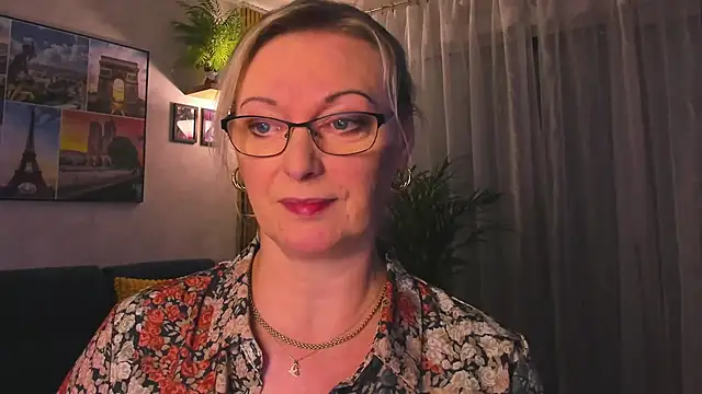 vanessa_chat's Webcam Show