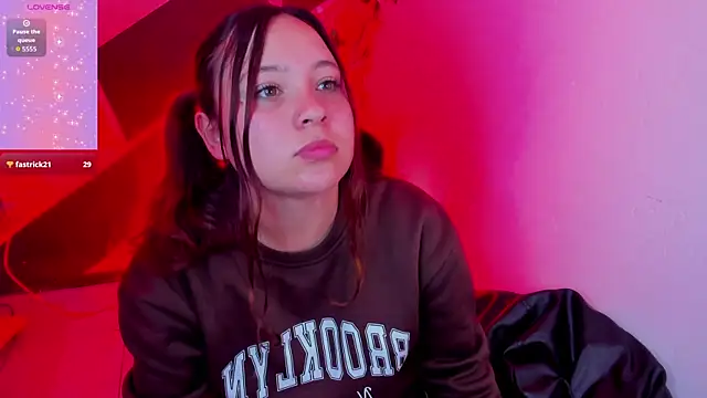 little_emma0 Live XXX-Chat