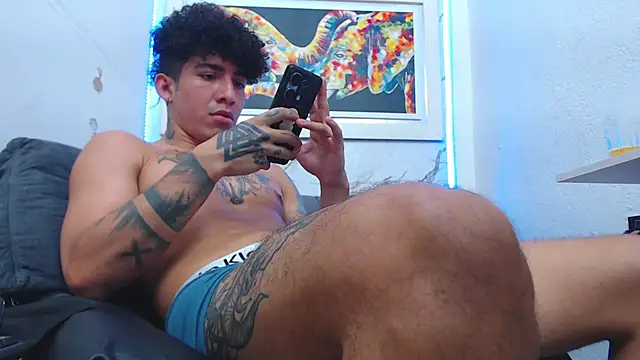 XXX chat uživo modela targuerian22