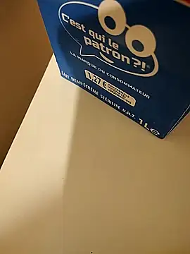 Julie9toma élő XXX-chatje