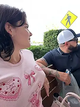 Chat +18 de mangolini_parrocini ao vivo