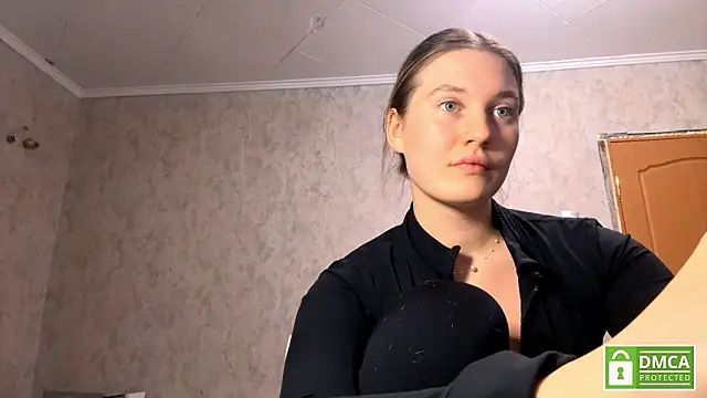 Jolievic Adlı Modelin Canlı XXX Sohbeti