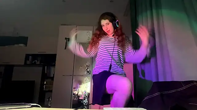 XXX chat uživo modela AliceCarrol