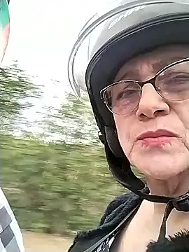 Sexytaty2022: διαδικτυακό σόου στην κάμερα