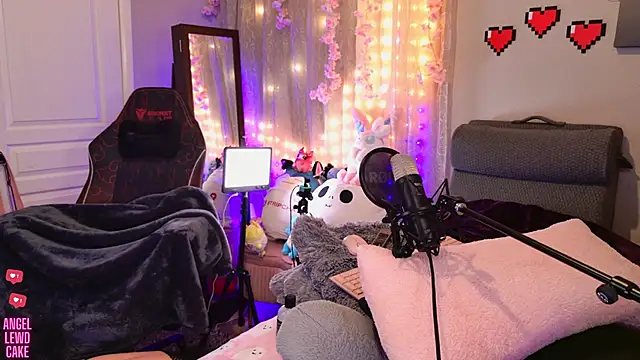 Angel-Lewd-Cake Adlı Modelin Canlı XXX Sohbeti