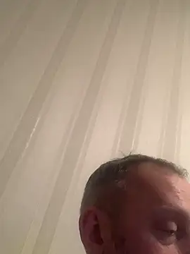 Frosl 现场XXX聊天