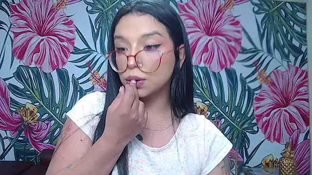 XXX chat uživo modela Small_naughty_