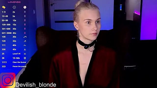 XXX chat uživo modela HitchcocianBlonde