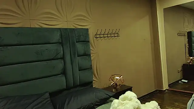 Chat +18 de SiennaDreamm ao vivo