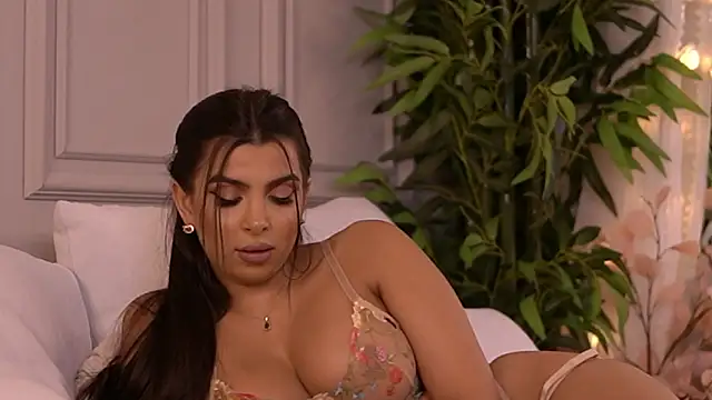 NicoleCellini's Live XXX Chat