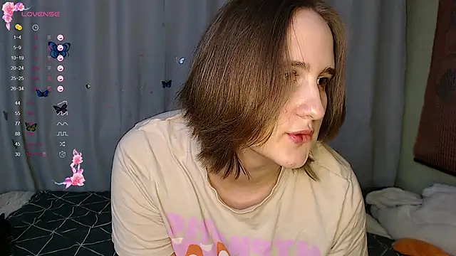 Phantommira Adlı Modelin Canlı XXX Sohbeti