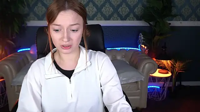 دردشة FoxyMayy الجنسية المباشرة