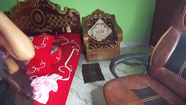 BengaliQueenStar Adlı Modelin Canlı XXX Sohbeti