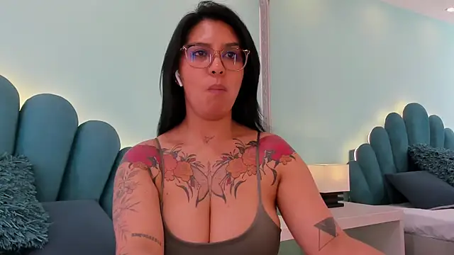 sharlott18 Chat XXX in diretta