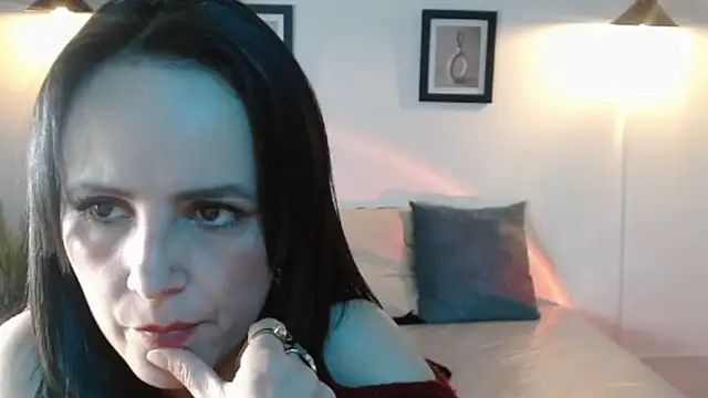 Juliana__lx élő XXX-chatje